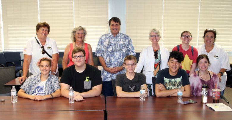 Six AP/Honors Rising Seniors from Sunlake High School Visited USFCMS